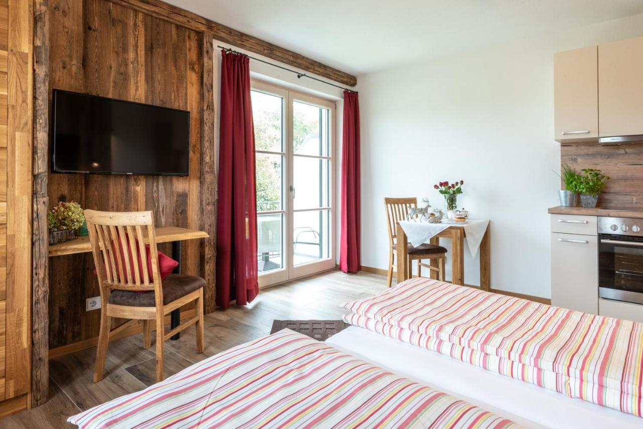 Pension Und Appartements Wild Otterfing Exteriér fotografie
