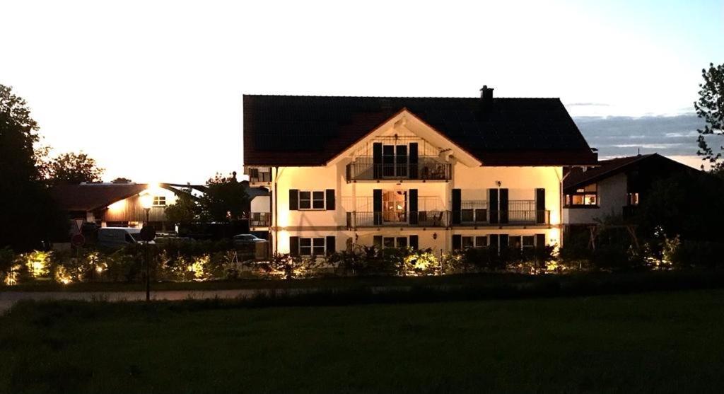 Pension Und Appartements Wild Otterfing Exteriér fotografie